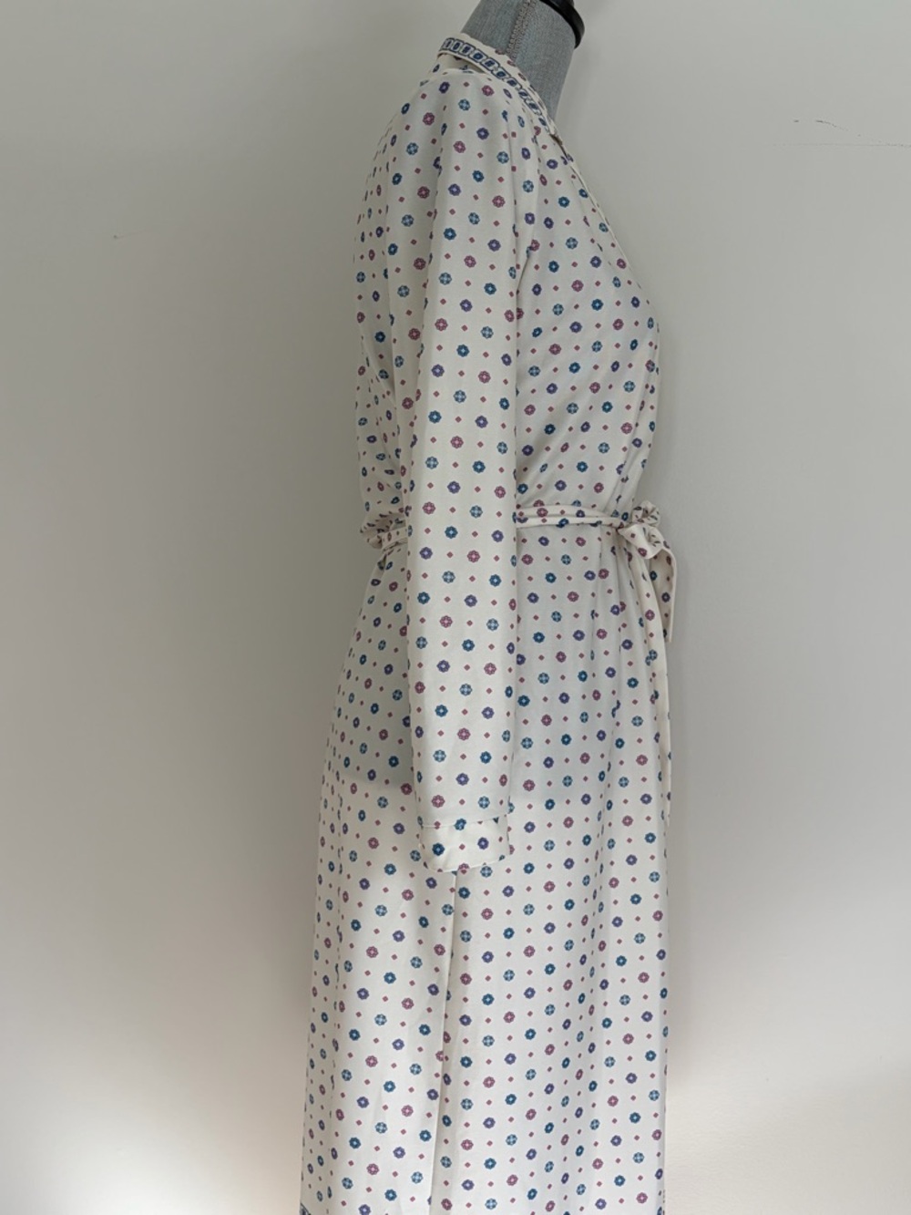 Vintage Floral Day Dress. Button Down Cottage Core Long Sleeve Casual Dress - Picture 5 of 12